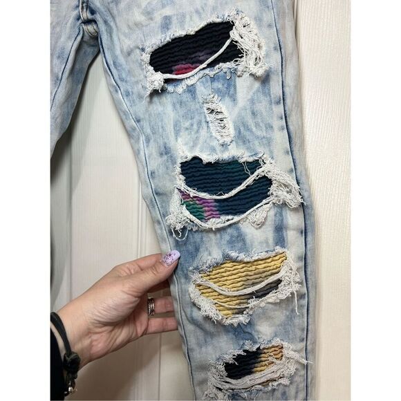 Majestik Jeans Mens Size 30/32 Light Wash Blue Slim Straight Studded Distressed - Picture 6 of 12